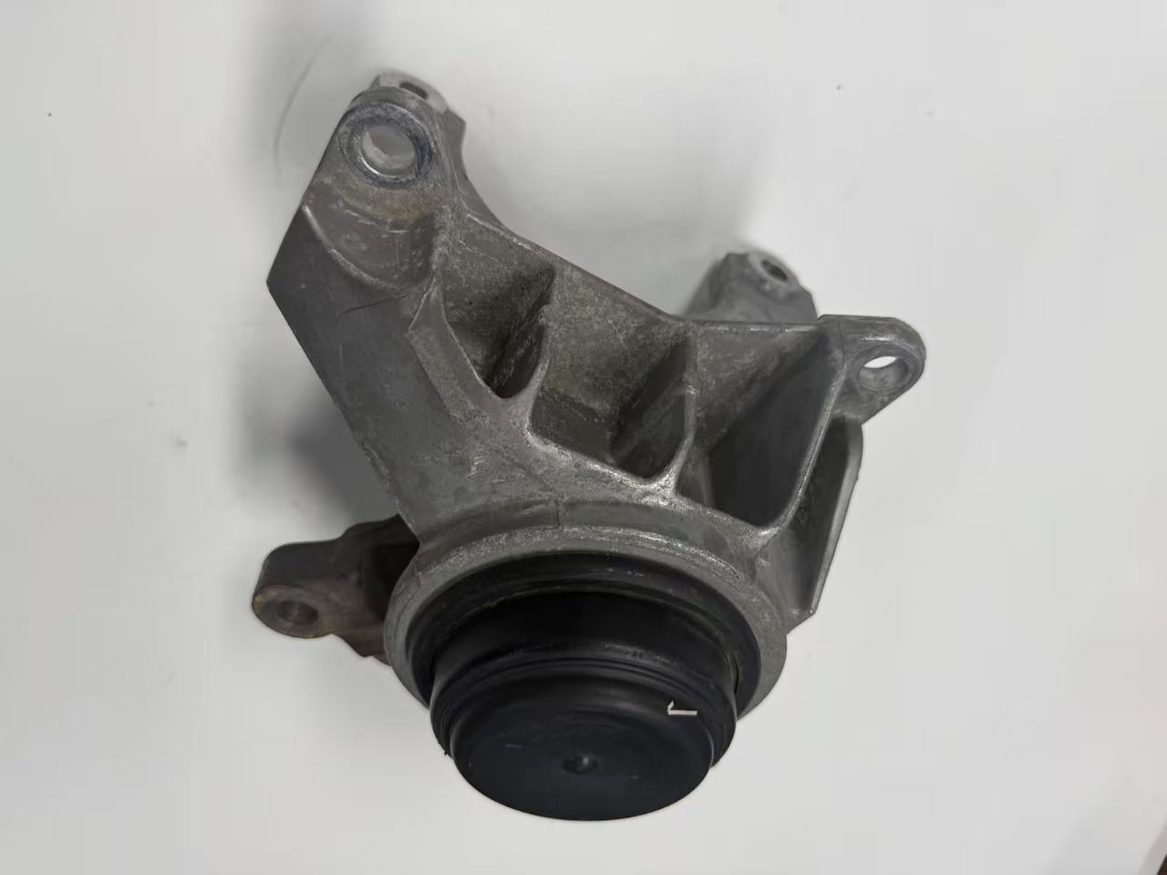 11220-4EB0B 11220-4EB0A ENGINE MOUNTING FOR NISSAN Qashqai 2013-2021